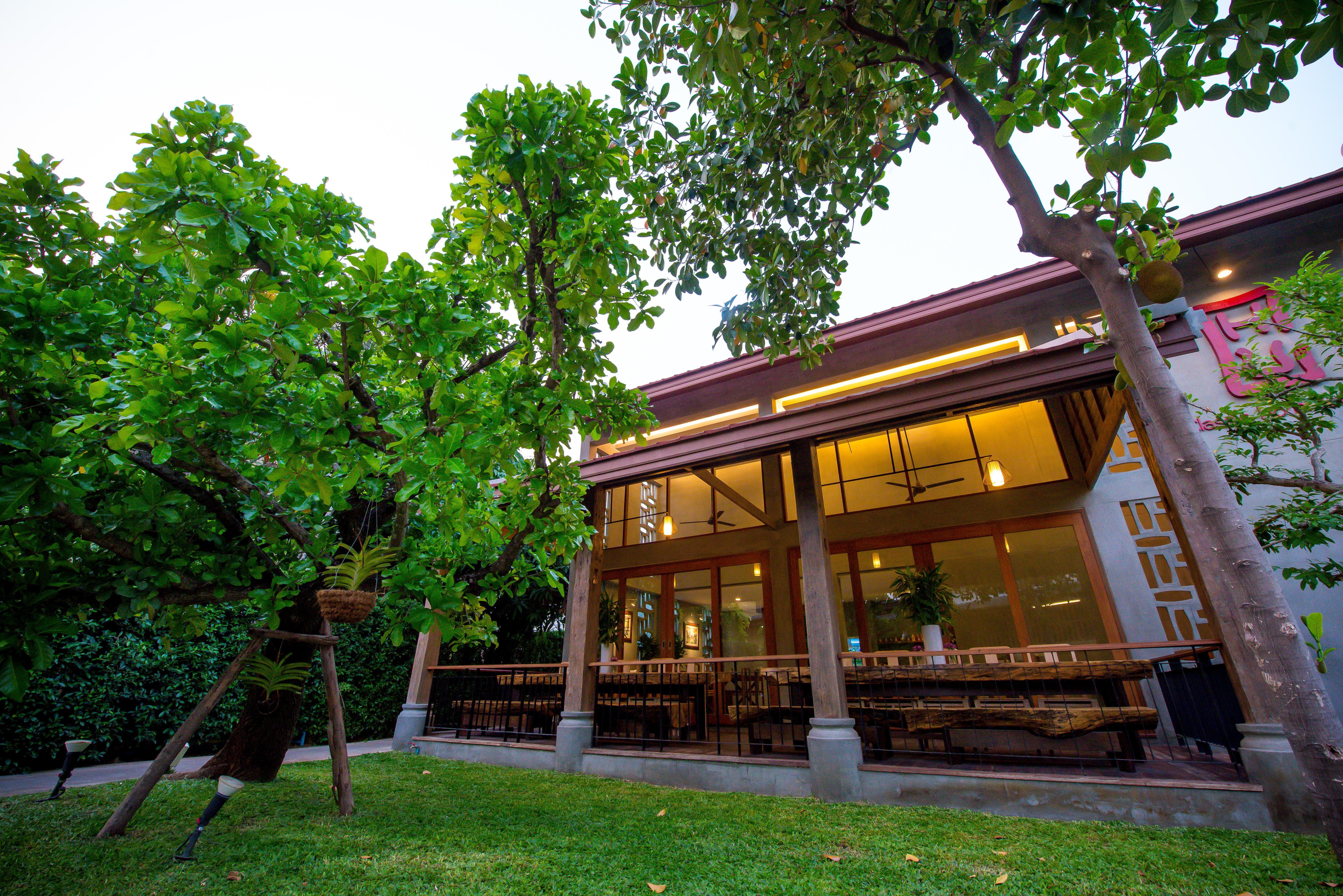 Chu Hotel Chiang Mai Exterior photo